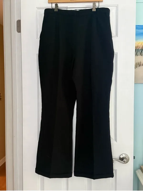 Abercrombie & Fitch Tailored Flare Trousers in Black - Image 2