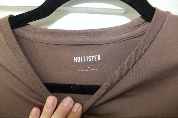 Hollister Seamless Fabric Crew Baby Tee Brown - Image 3
