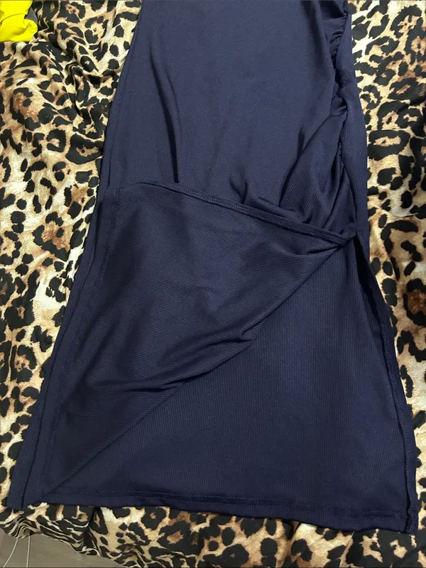 Classic Navy Short-Sleeve Midi Dress with Side Ruching - Image 4