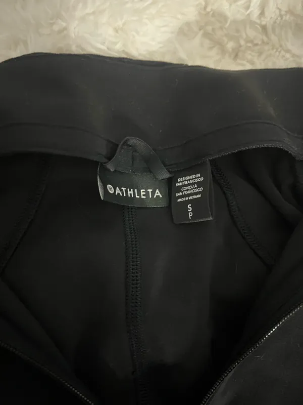 Athletes Jacket Athleta - Image 2