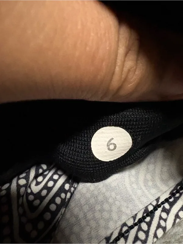 lululemon athletica Black & White Printed Women's Athletic Shorts - Image 3