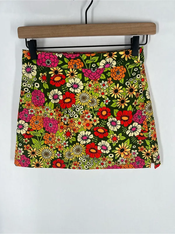 Sugar Thrillz Modern Love Floral Mini Skirt Green Retro 70s XS - Image 3