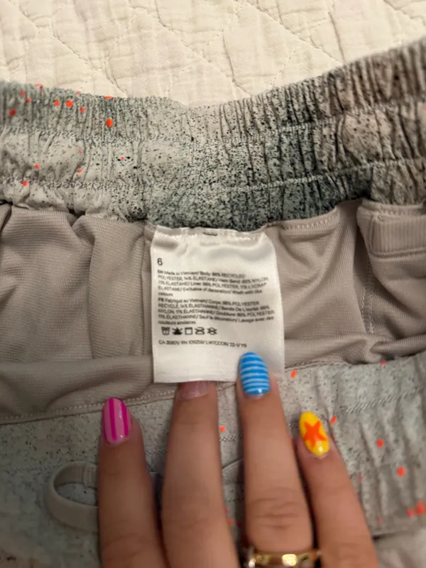 Lululemon Hotty Shorts 2.5" Hot Low-Rise Lined - Image 2