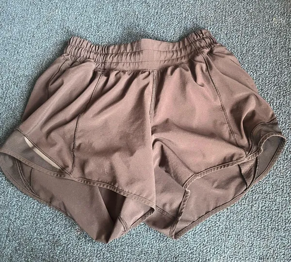 Lululemon Shorts Hotty Hot 2.5" Black - Image 2