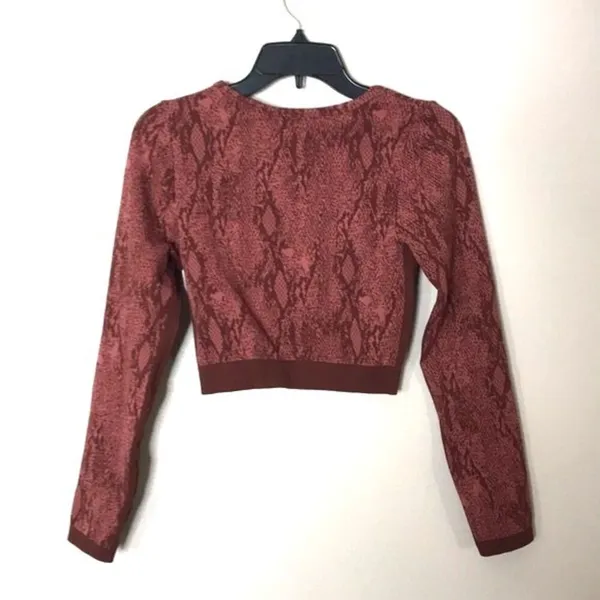 Fabletics Women's Kamila Seamless Long-Sleeve Athletic Top Snakeskin Medium‎ - Image 11