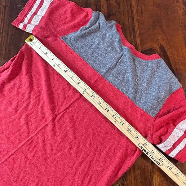 Reebok New York Giants NFL Graphic T-Shirt Red‎ Gray Colorblock Womens Medium - Image 6