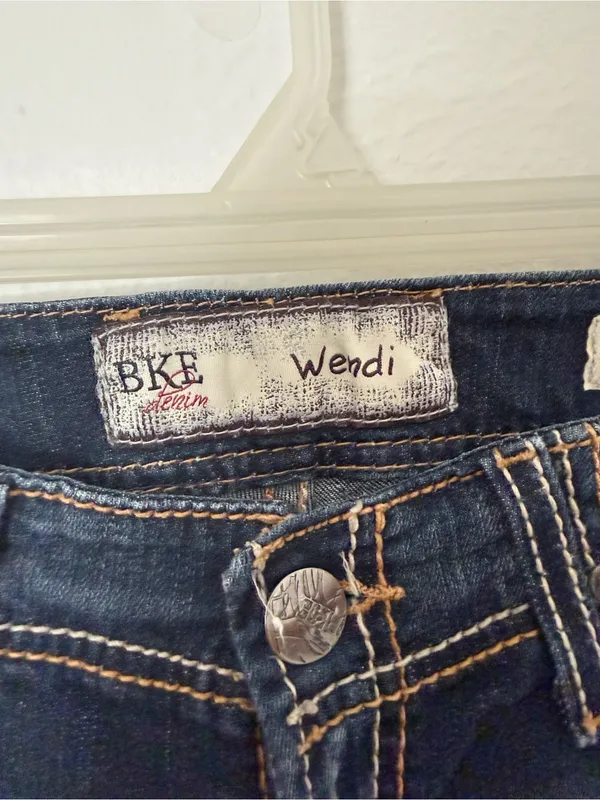 BKE Wendi Boots Jeans Sz 28 Long - Image 4