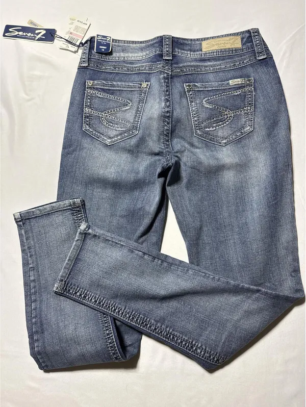 Seven7 Women's Skinny Jeans Size 10 with Rhinestone Embellished Pockets - Image 5