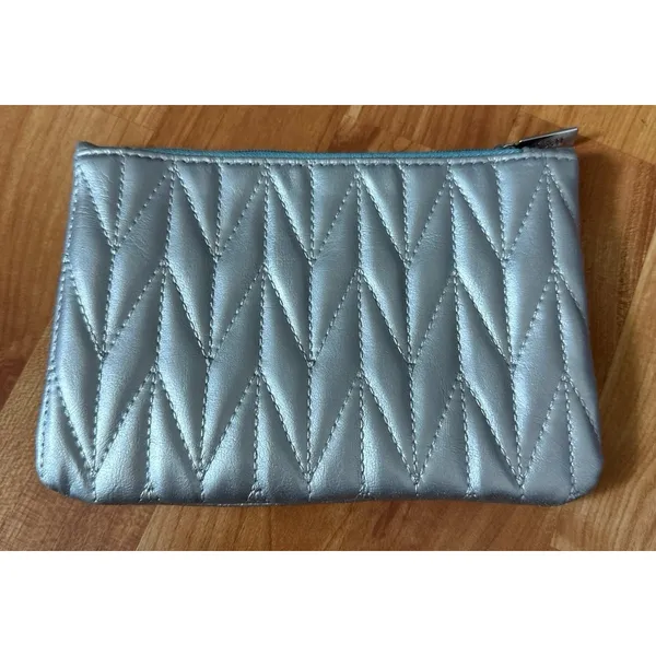 Ipsy Makeup‎ Bag Silver January 2026 No Cosmetics Bag Only Metallic Look NEW - Image 2