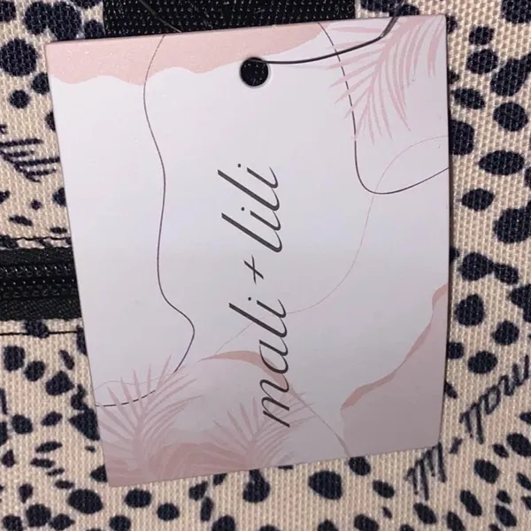 NEW Mail & Lili Weekender Bag - Image 3