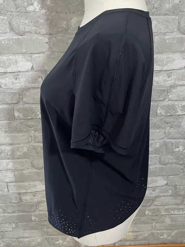 Lululemon Quick Pace Short Sleeve
Black - Image 4