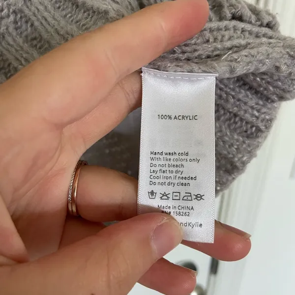 NWOT | Kendall‎ & Kylie women’s knit sweater cropped top — large - Image 3