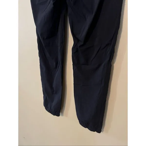Athleta Black Womans Pants Size 8 - Image 8