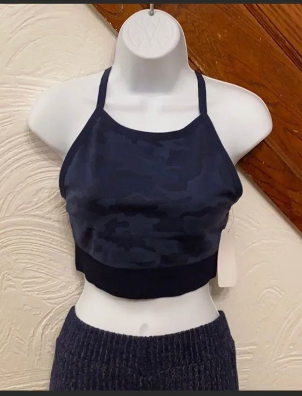 NWT  Camo high neck bra L - Image 3