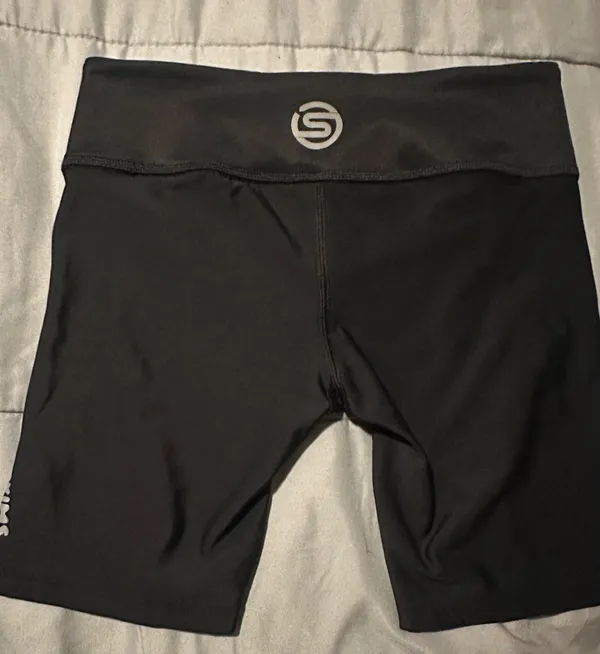 SKIMS Biker Shorts - Image 3