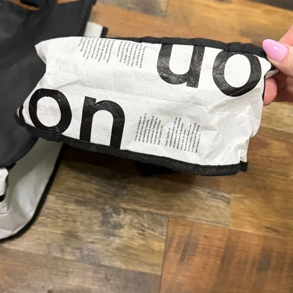 Lululemon Women's Black Bag - Image 5