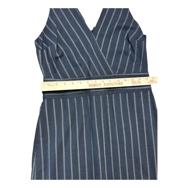 Le Lis Navy and White Pinstripe V-Neck Sheath Column Dress‎ Size Medium Business - Image 3