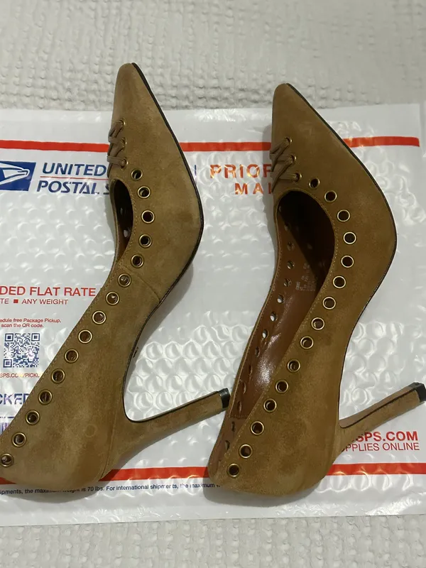 Coach varick grommet perforated suede pointed toe tan pumps - Image 4