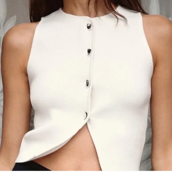 Zara NWT white short vest with silver buttons - Image 11