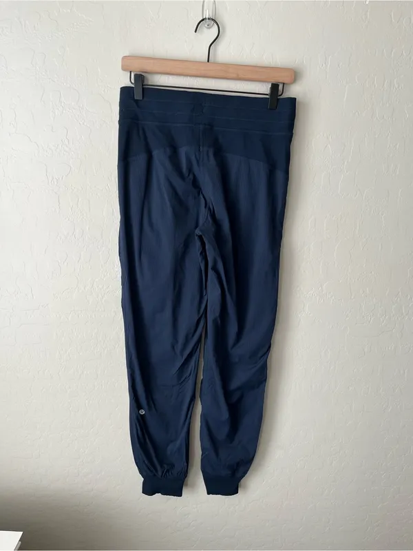Lululemon Dance Studio Joggers True Navy Size 6 - Image 3