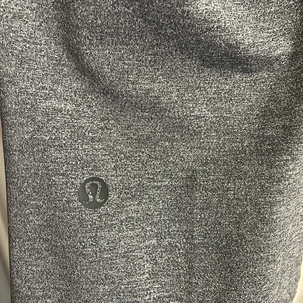 Lululemon On The‎ Fly Pant 28" in Heathered Black - Image 5