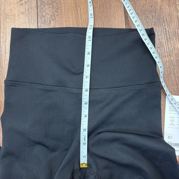 NWT Athleta Aurora Seamless Tight Leggings High-Rise Black XS Yoga Gym $109 - Image 9