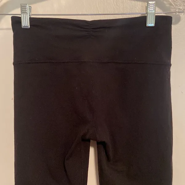 Lululemon Black Capri Leggings - Image 3