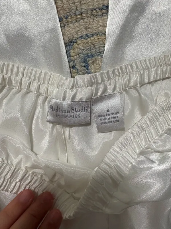 Madison & Berkeley White silk set - Image 2
