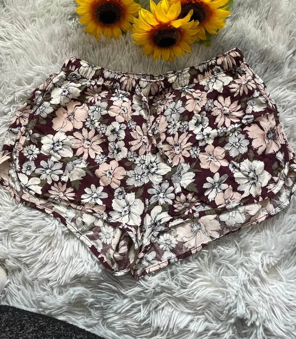 High Waisted Floral Shorts - Image 2