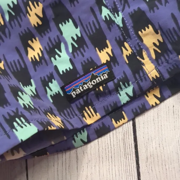Patagonia intertwined hands perennial blue baggies shorts size XS - Image 2