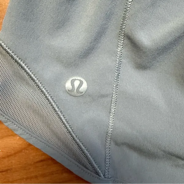 Lululemon Hotty Hot Low-Rise Lined Shorts 2.5” in Rhino Grey Size 10 - Image 8