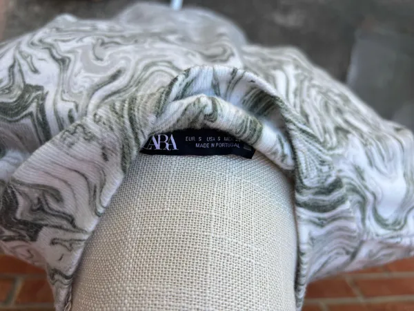 Zara Top Size S Long sleeved Khaki Green Cream Marble Print Mock/turtle Neck - Image 6