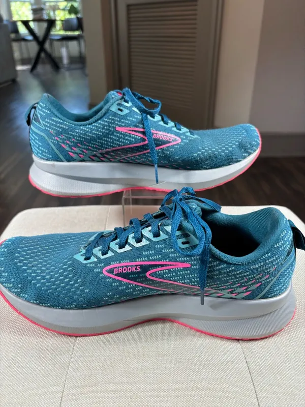 Brooks Levitate Women’s Size 8 Teal Pink Running Athletic Shoes - Image 3