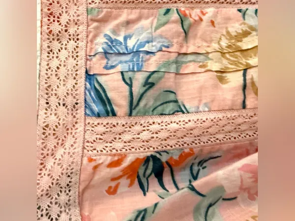Loft Womens Shirt Blouse Pink Floral Short Sleeve Lace Detail Size XL - Image 8