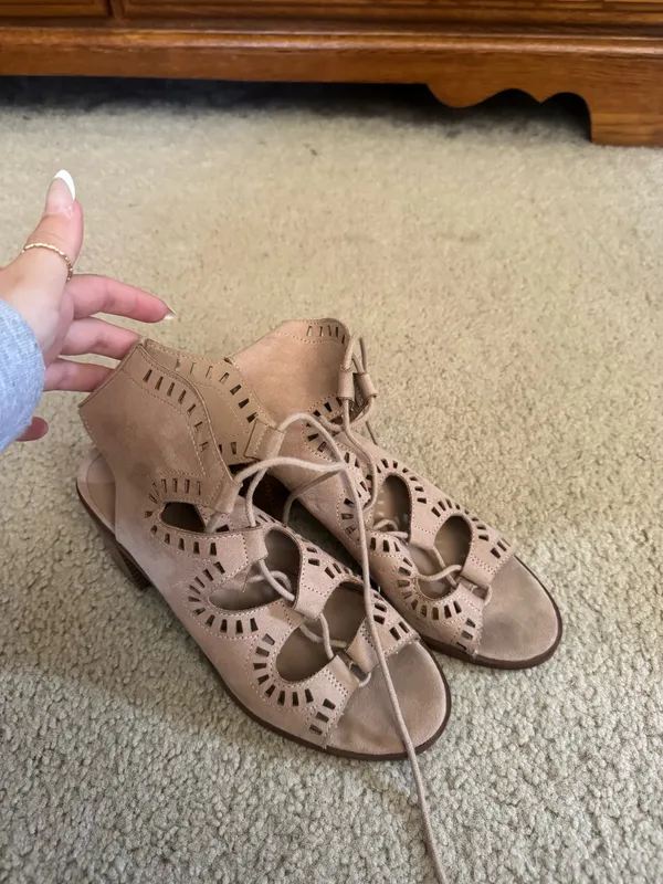 Mossimo Supply Co Tie up heels - Image 2