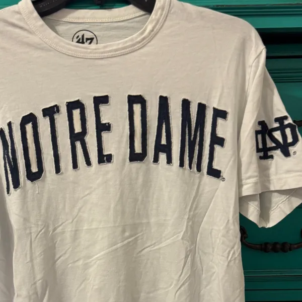 UND University of Notre Dame Fighting Irish '47 Tee Shirt, Small - Image 2