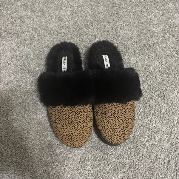 Gianni Bini Animal Print Slippers Size 7-7.5 - Image 3
