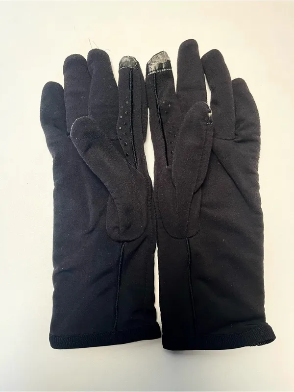 Lululemon Frosty Run Reflective Gloves in Black Lace - Image 6