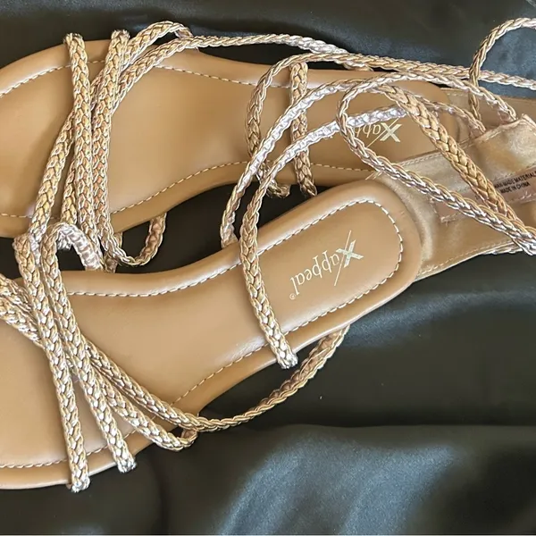 Xappeal Women's Braided Sandals - Gold size 9M GREAT SHAPE! Like New - Image 5