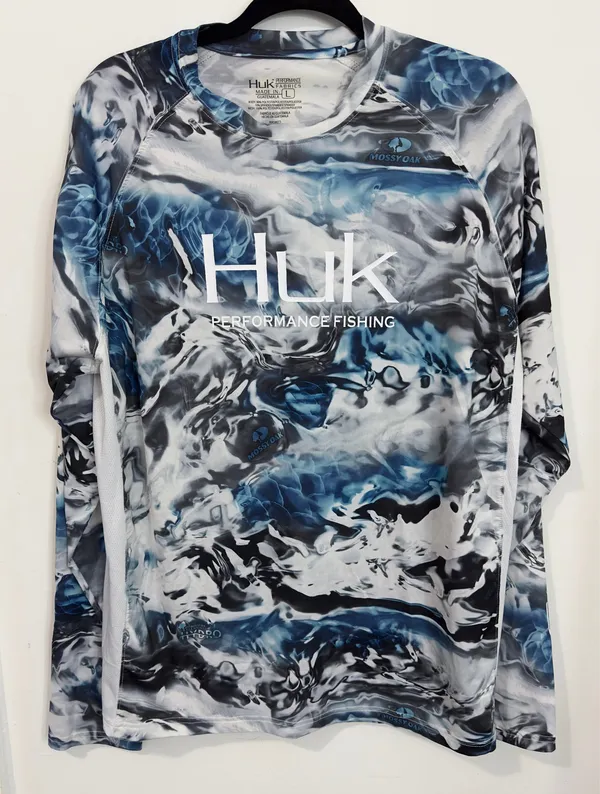 Huk Performance Fishing Shirt - Image 2
