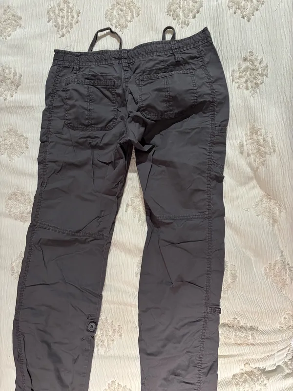 Brandy Melville Low-Rise Cargo Pants - Image 2