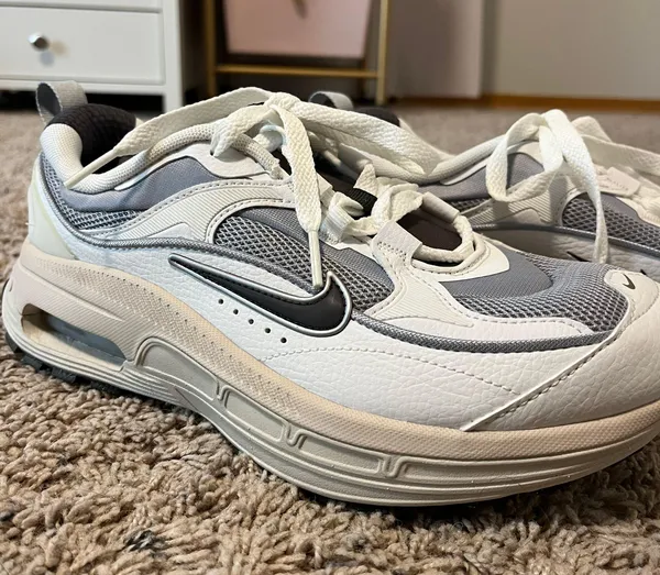 Nike Air Neutral Shoes - Image 2