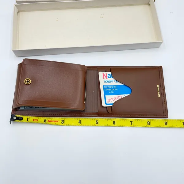 New in Box Men Leather Ware Bi fold Billfold Flip Finest in Leather - Image 5