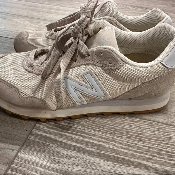 New Balance Women's Beige and White Sneakers - Image 4