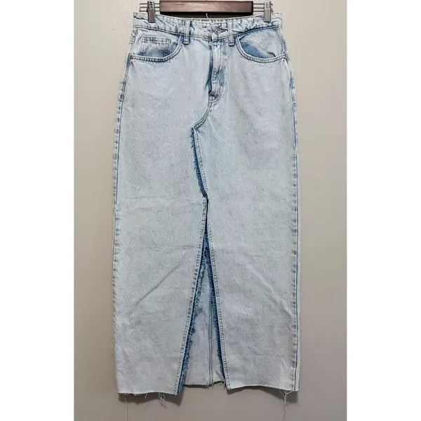 Zara Women's Light Acid Wash Denim Maxi Skirt High Waisted Front‎ Slit Raw Hem M - Image 2