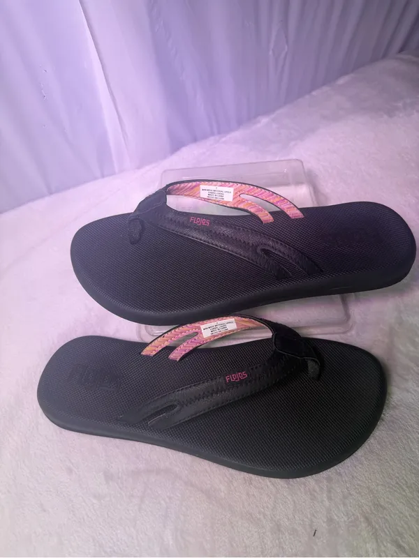 Flojos Black Flip Sandals with Pink Patterned Straps Size 7 - Image 2