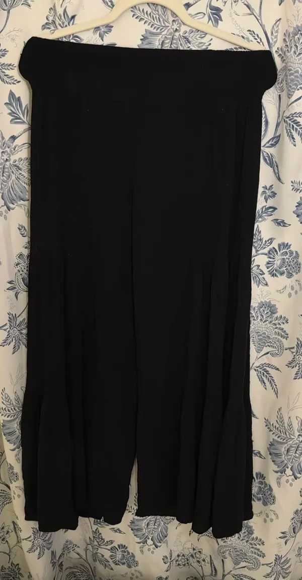 Forever 21 flowy pants  - Image 3