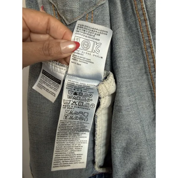 Levi's Strauss & Co Premium Denim Jacket Trucker‎ Blue Wash Women's Size Medium - Image 5