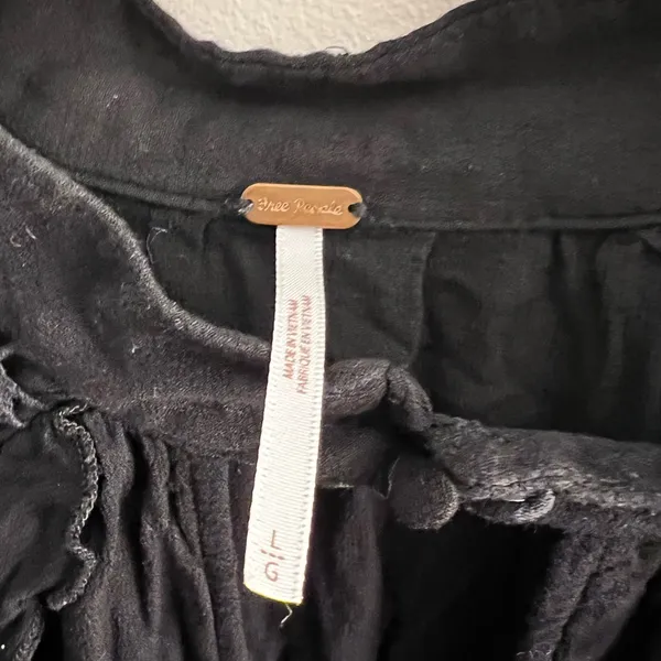 Free People Black Little Bit of Love Blouse long sleeve ruffle eyelet L - Image 6