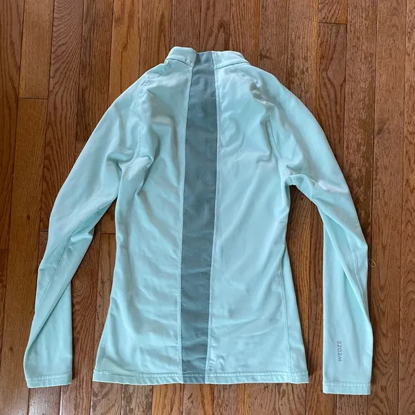 light blue and gray athletic workout mock neck longsleeve - Image 4